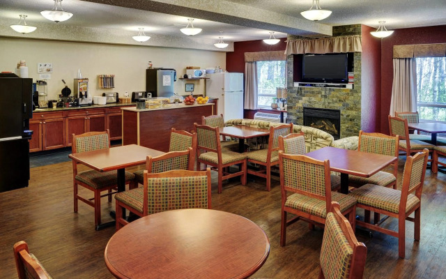 Lakeview Inns & Suites - Chetwynd