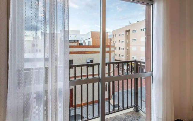 Flatguest Cicer - 3BDR + Balcony + Beach