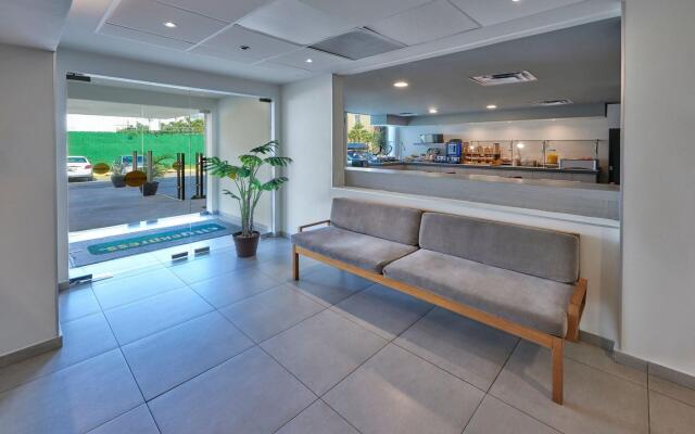 City Express Junior by Marriott Cancun