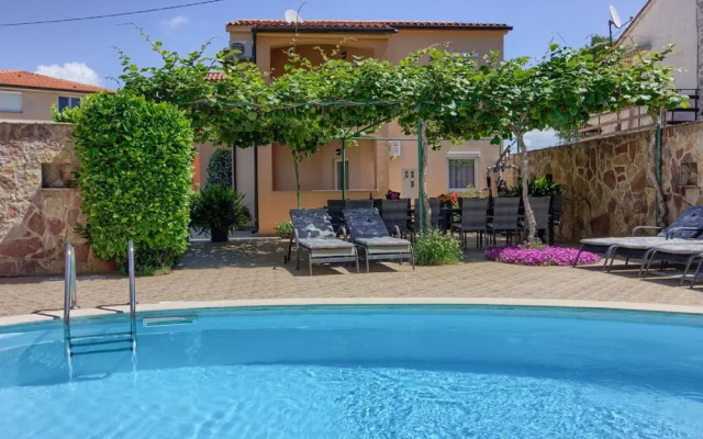 Grand Getaway for Family & Friends