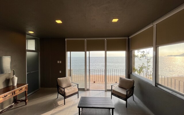 Marthas Suites & Hotel