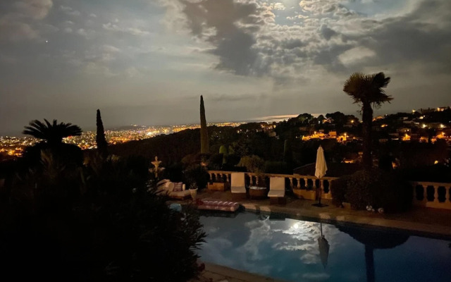 Villa Near Cannes With Pool and Views