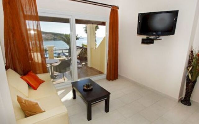 Paralia Luxury Suites