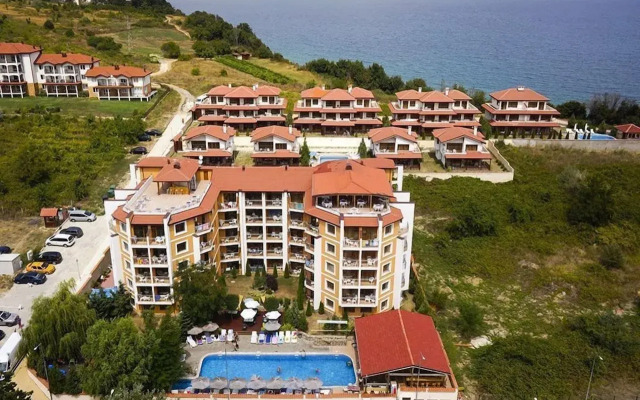 Hotel Vemara Club