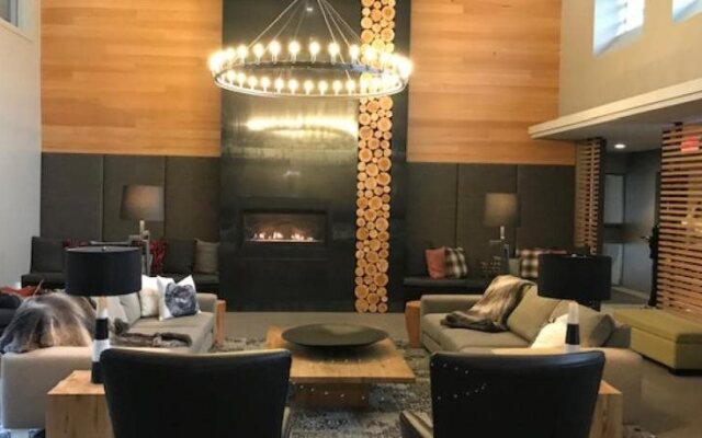 Whistler Vacation Club at Twin Peaks