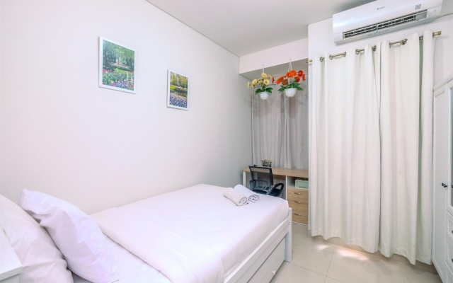 Minimalist And Cozy Studio (No Kitchen) Transpark Cibubur Apartment – Guest Rooms – Bekasi