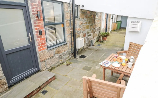 2A Salubrious Terrace