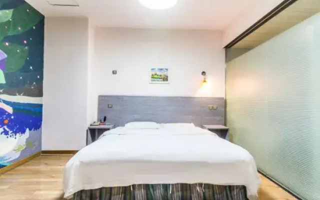 Pandora Fashion Hotel (Yanji Yanbian University West Market Branch)