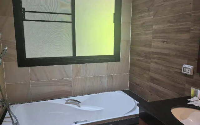 Phuket Meet Holiday Hotel