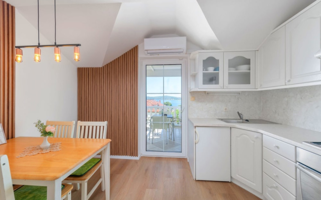 Superior Apartment Tania 11