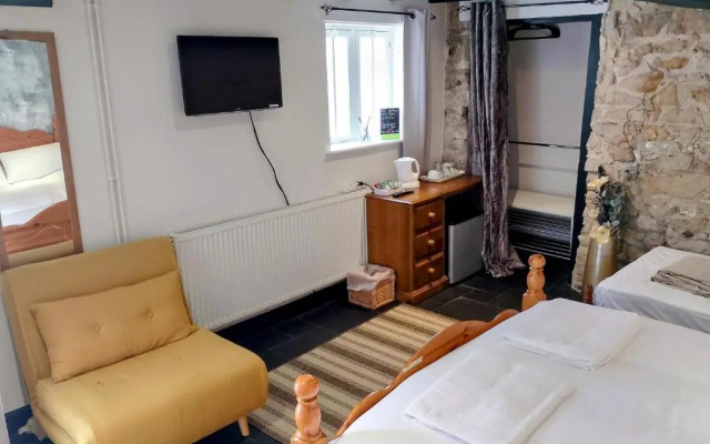 The Hardinge Arms Hotel