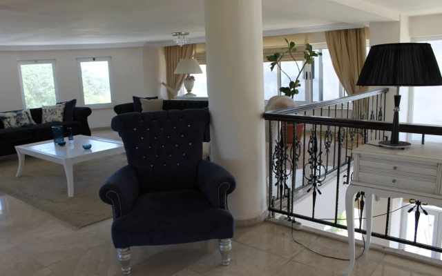 The Prince Inn Hotel & Villas