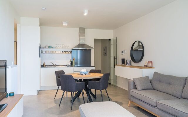 Bright Apartment Near the Center