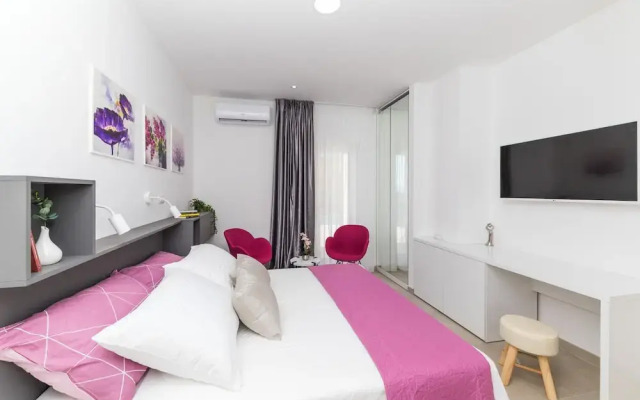 Scenic Elegant Trogir Villa With Pool