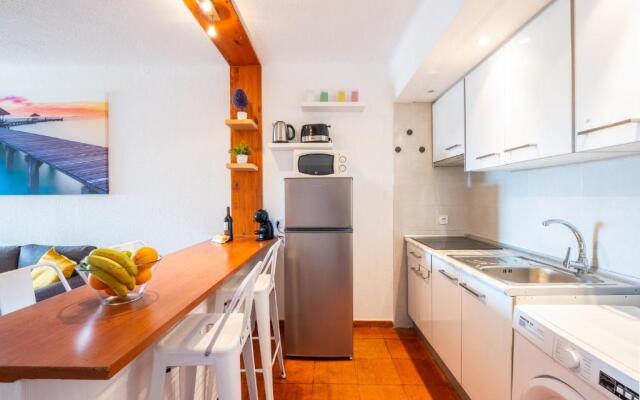 #065 Vila Magna Flat with Pool by Home Holidays