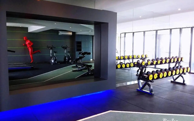 SKY POOL Designer Suite 2-7Pax at KL City