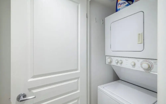 Rivetstays - The Yonge Grand Suites