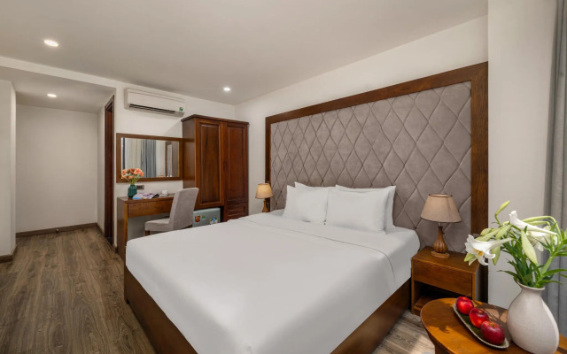 Royal Charm Hotel