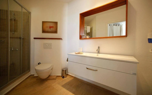 4Reasons Hotel And Bistro