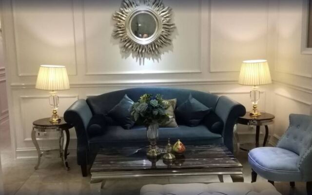 1 Day Car Hotel Station 18