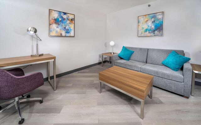 Best Western Plus Raleigh Crabtree Valley Hotel