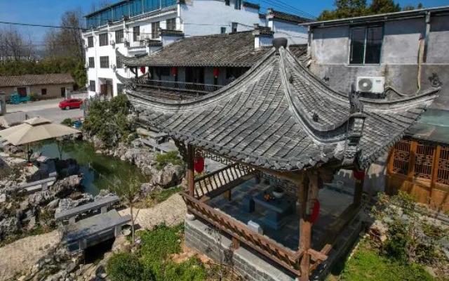 Hidden Mountain Yi homes