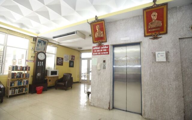 Miami Hostel Sukhumvit