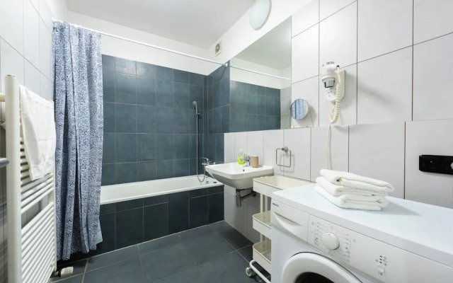 3 bedroom apartment near center