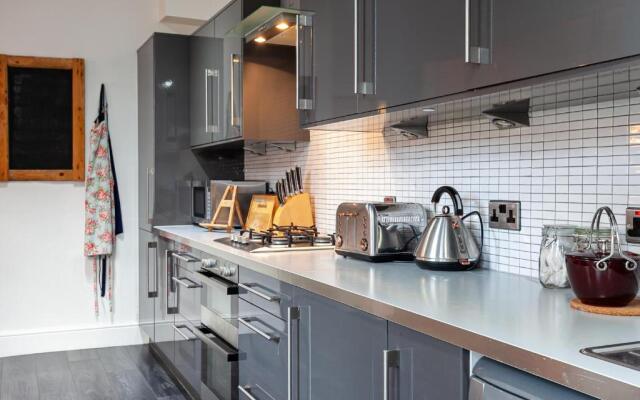 Large and Luminous Liverpool Home With Garden