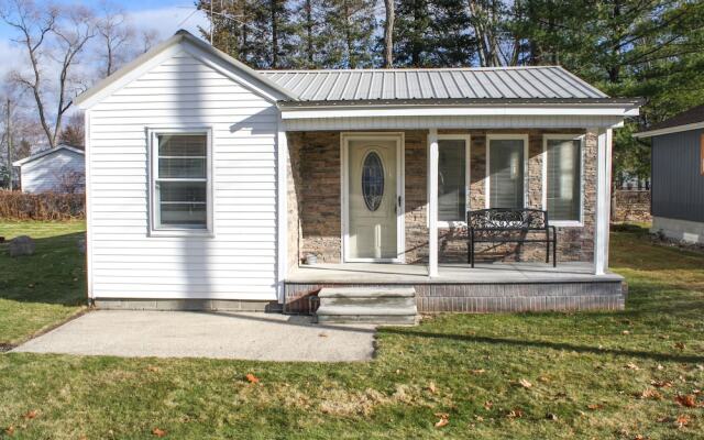 Pet-friendly Michigan Retreat w/ Fire Pit & Yard!