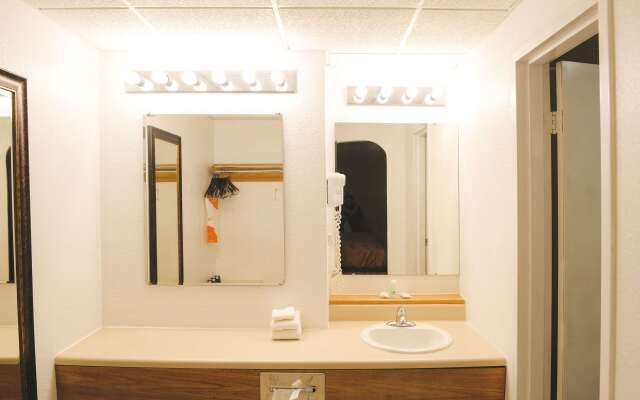 Quality Inn & Suites Ames Conference Center Near ISU Campus