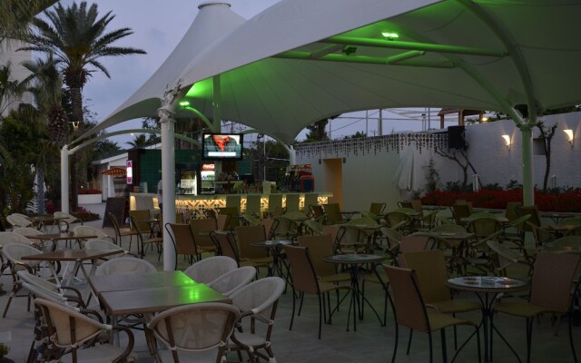Side Resort Hotel