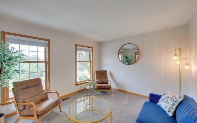 Game Room & Covered Patio: Hummelstown Hideaway