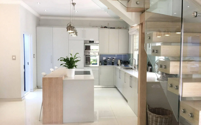 Cricklewood Place Luxury Holiday Homes