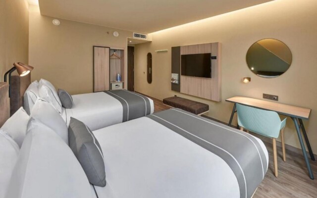 City Express Suites by Marriott Cancún Aeropuerto Riviera