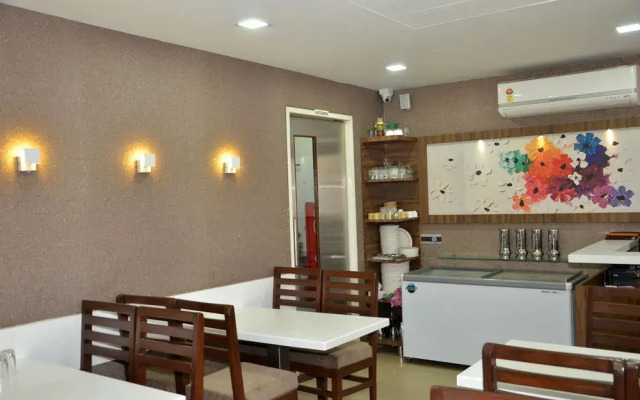 OYO 967 Hotel Lalaji's Executive