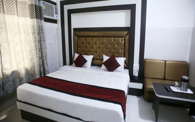 Oyo 17006 Hotel Girnar