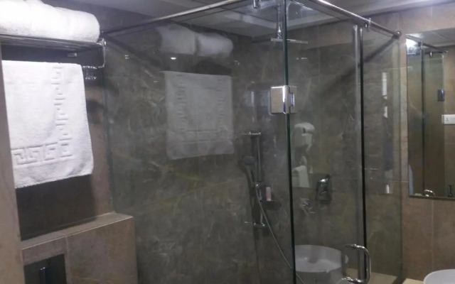 Hotel Grand Elegance