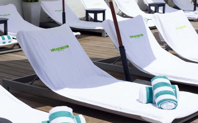 Hotel Breakwater South Beach