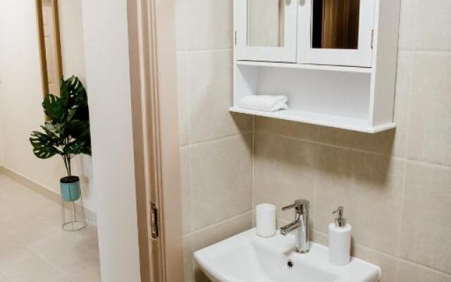 Flats near football clubs