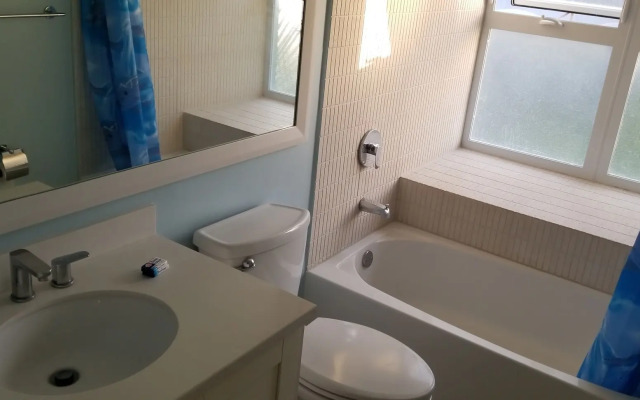 Oceanic View Apartment at Fern Court