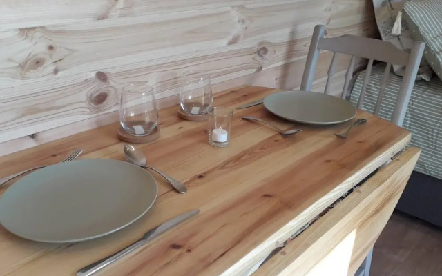 Hornbeam Eco Cabin - Sleeps 2 - Valley View