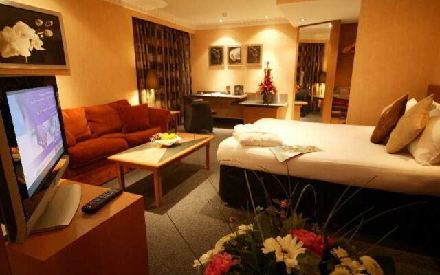 Ramada Hatfield