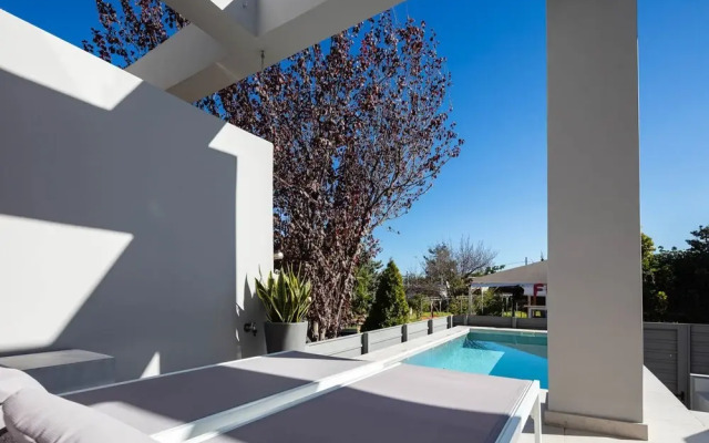 Akonizia Luxury House - With Private Swimming Pool