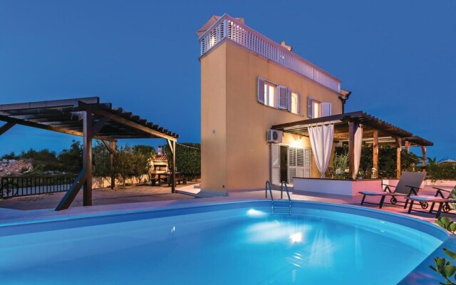 Stunning Home in Jadrija With Wifi and 4 Bedrooms