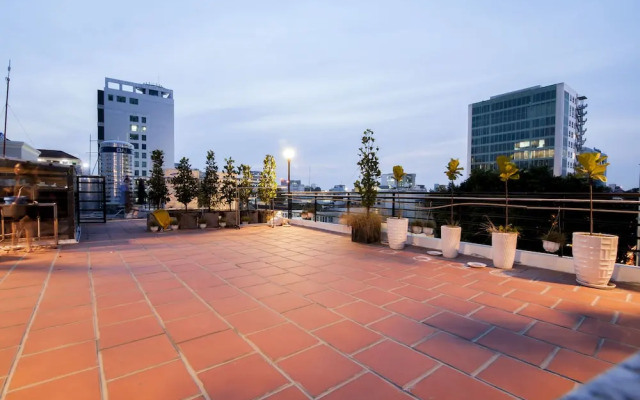 Golden Sands Service Apartment