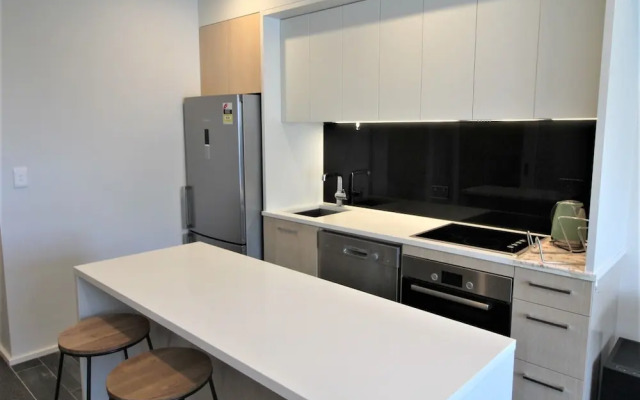 Brand-new & Comfy Two-bedroom Apt near Harbour
