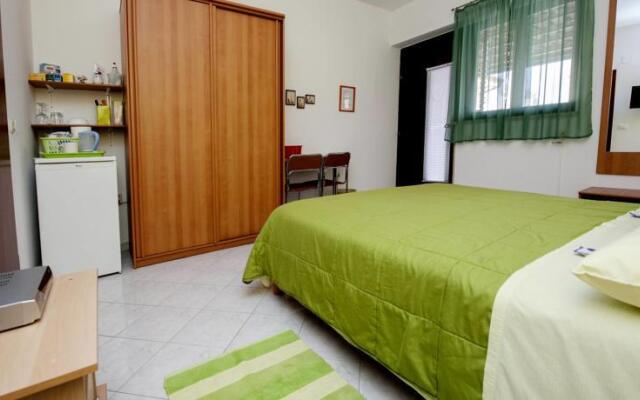 Apartments and Rooms Erik