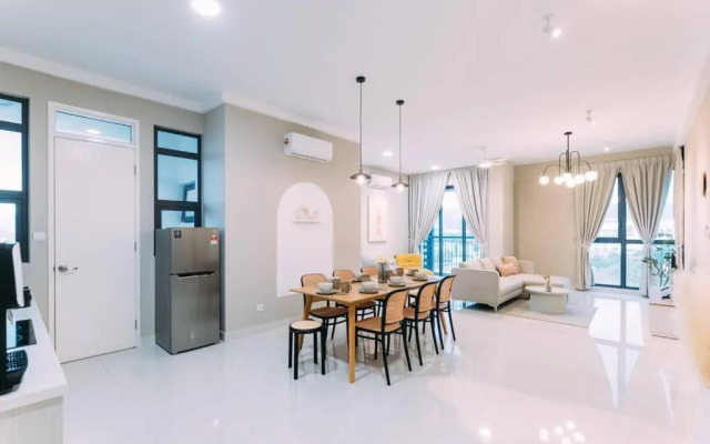 NEW! French Style 3BR 8pax Mytown Sunway Velocity