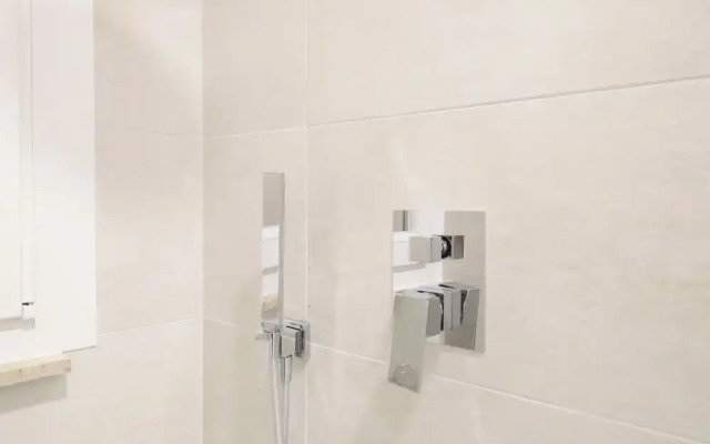 Rome Flat 42 by Ghor